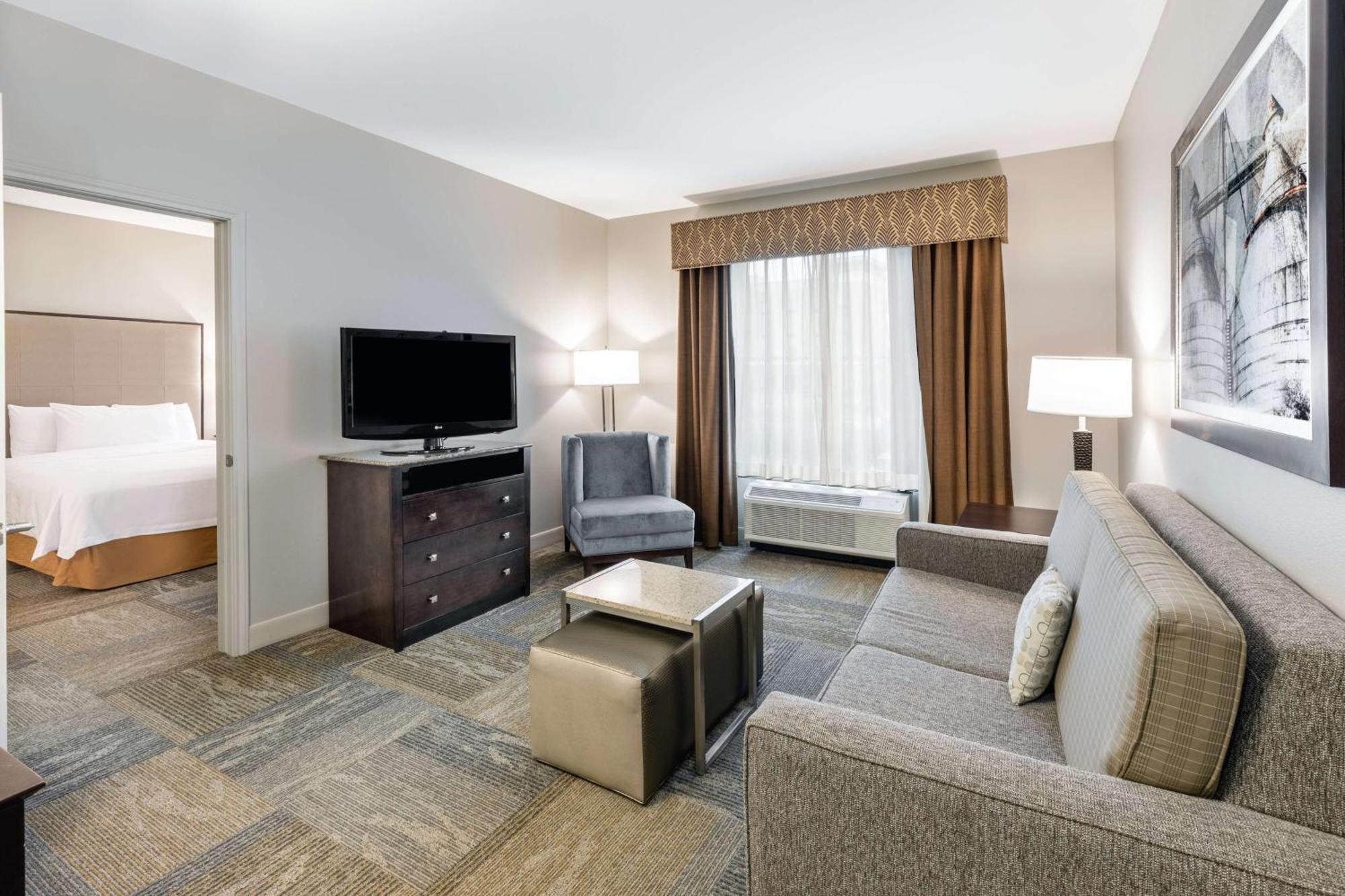 One-Bedroom Queen Suite Two Queen Beds Non-Smoking,1551376252:JPEG